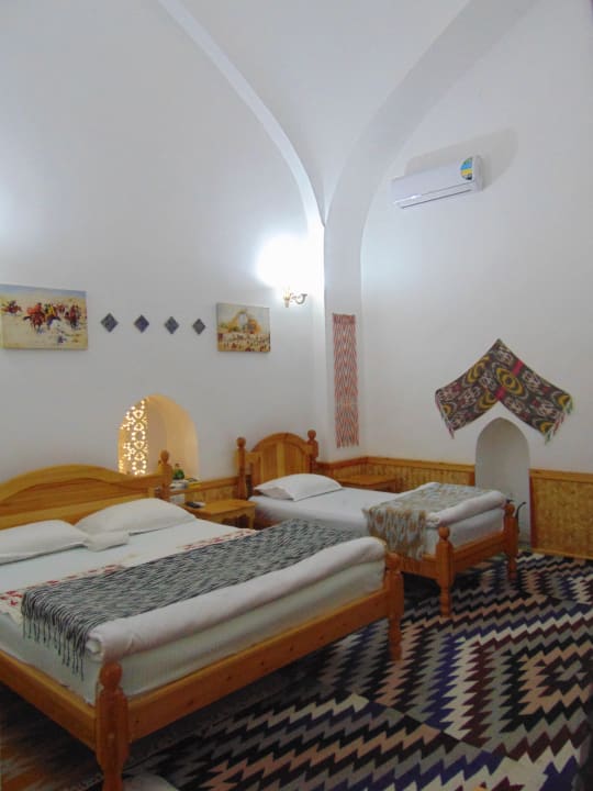 Zimmer Madrasah Polvon-Qori Boutique