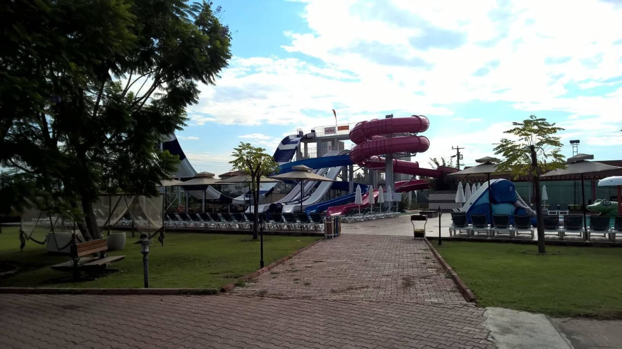 Aquapark am Abend  Hotel Club Nena