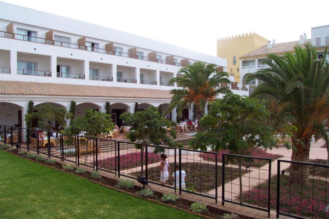 Gartenanlage des Hotels Fuerte Conil-Resort
