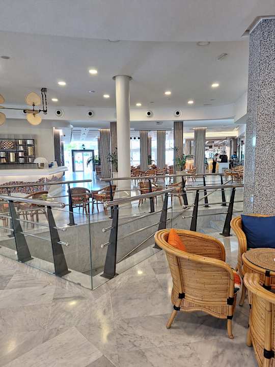 Lobby Bull Escorial & Spa