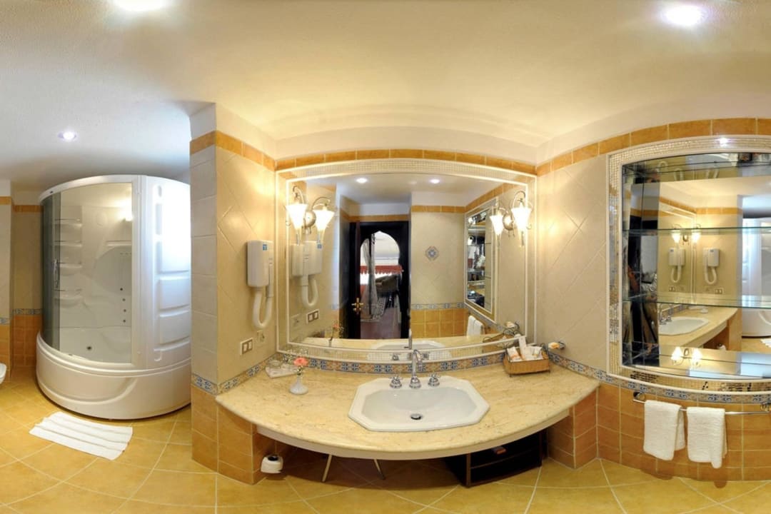 Bathroom Domina Coral Bay Resort, Diving , Spa & Casino