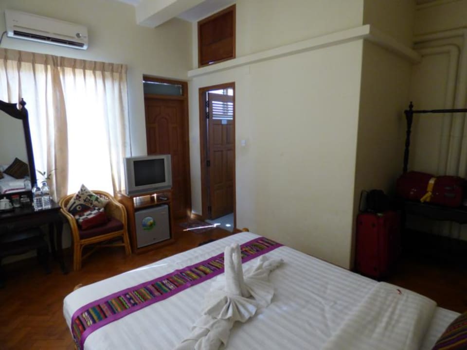 Zimmer Mr. Charles Guesthouse & Hotel