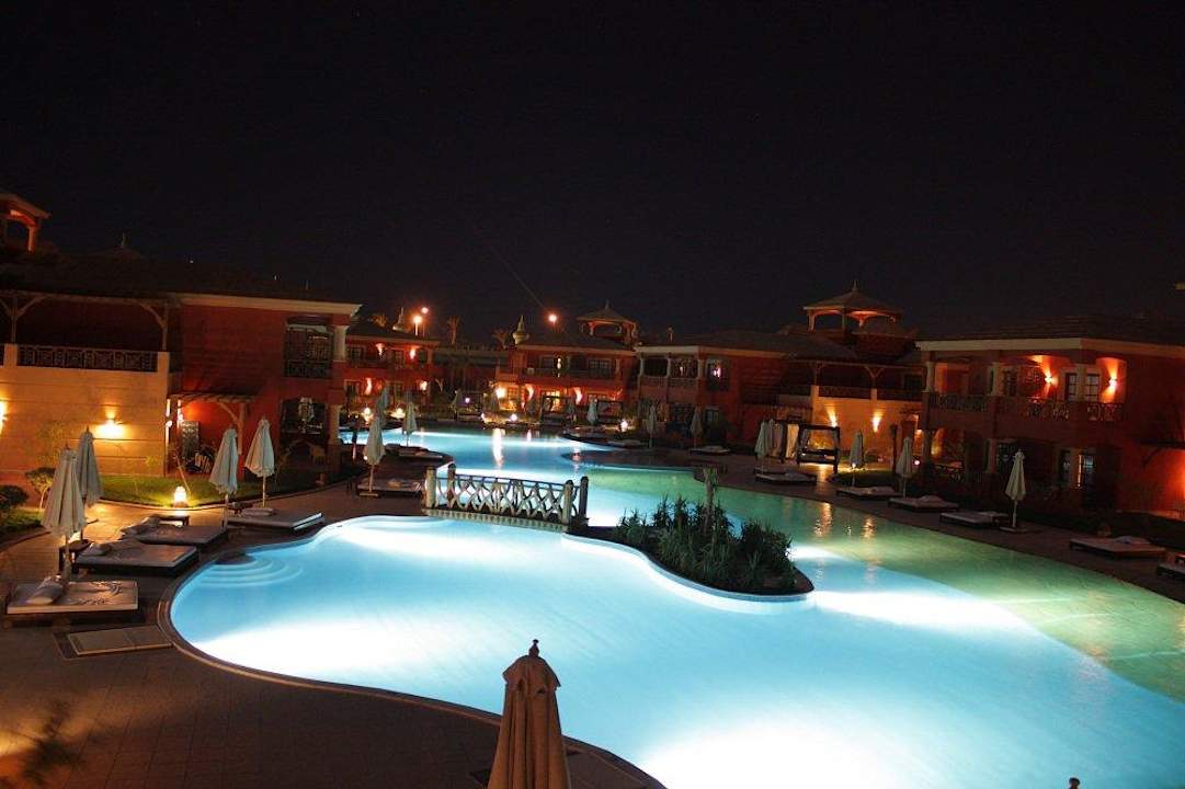 400er Bereich bei Nacht Pickalbatros Alf Leila Wa Leila Resort - Neverland Hurghada