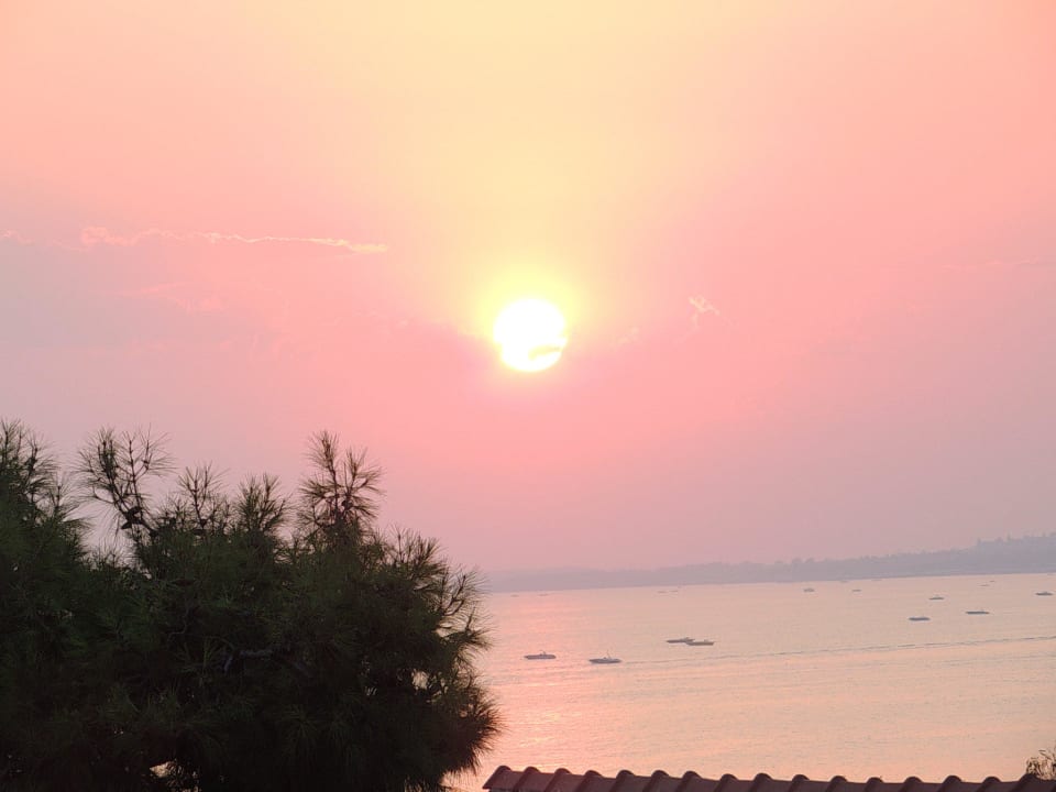 Sonnenuntergang Melas Resort Hotel