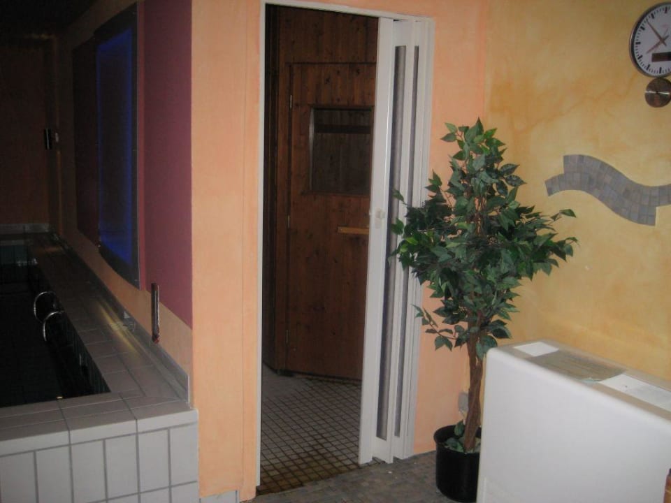 Eingang zur Sauna Relax Hotel Tannenhof