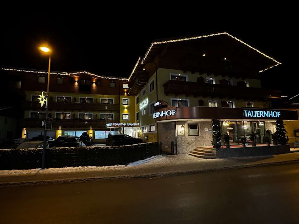 Außenansicht Hotel Tauernhof