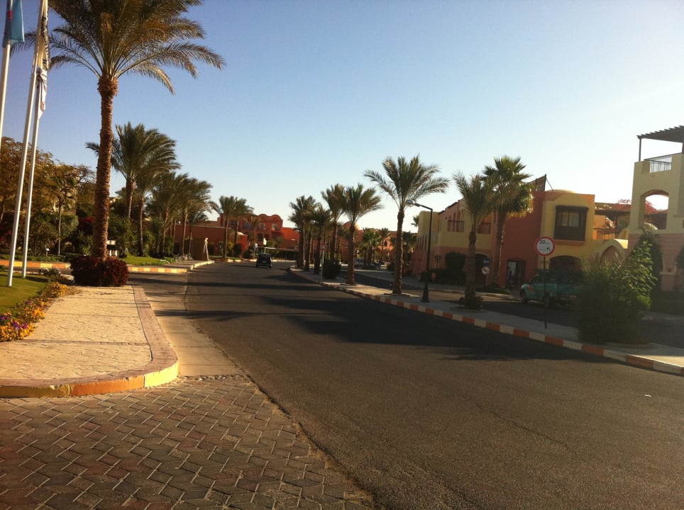 Vor dem Hotel Jaz Makadi Gardens - TUI BLUE Makadi Gardens - Adults Friendly 16 Years Plus