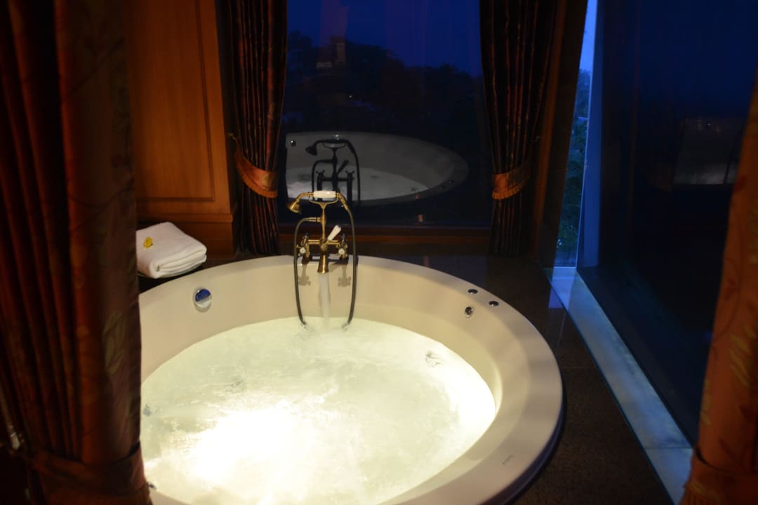 Romantik Suite   Diamond Cliff Resort & Spa, Patong Beach