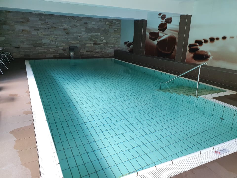 Pool VAYA Zell am See