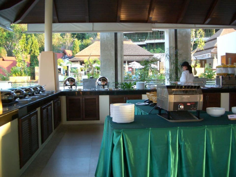 Frühstücksbuffet / Ao Nang Cliff Beach Resort Avani Ao Nang Cliff Krabi Resort