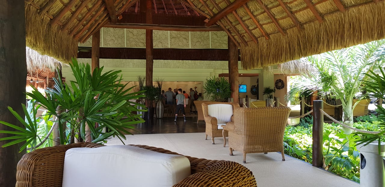Lobby Akumal Bay Beach & Wellness Resort