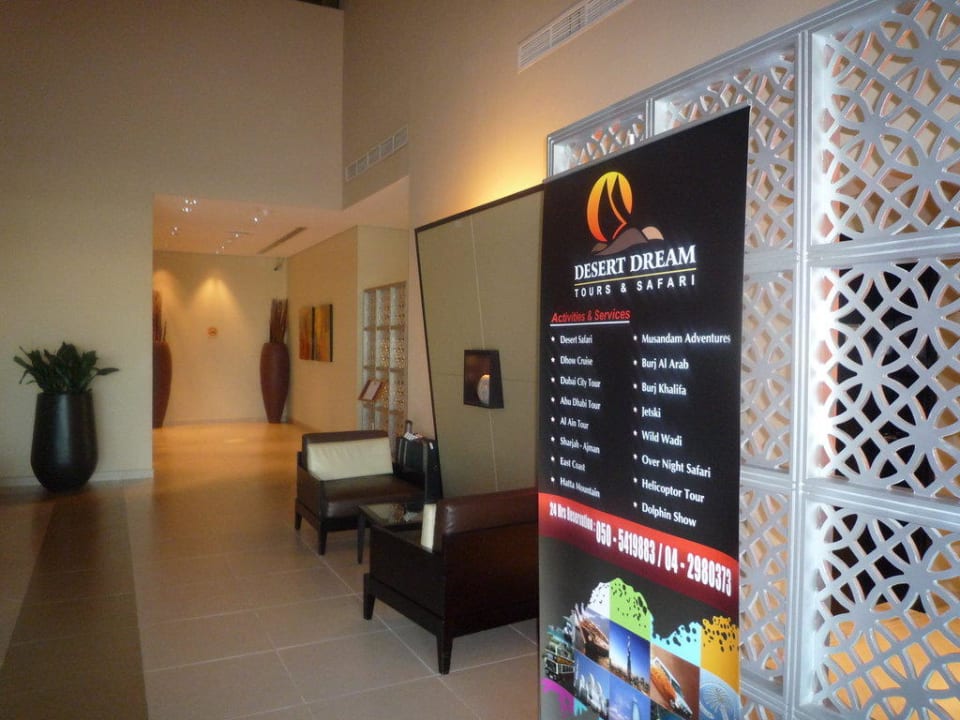 Eingangsbereich Hotel Holiday Inn Express Jumeirah