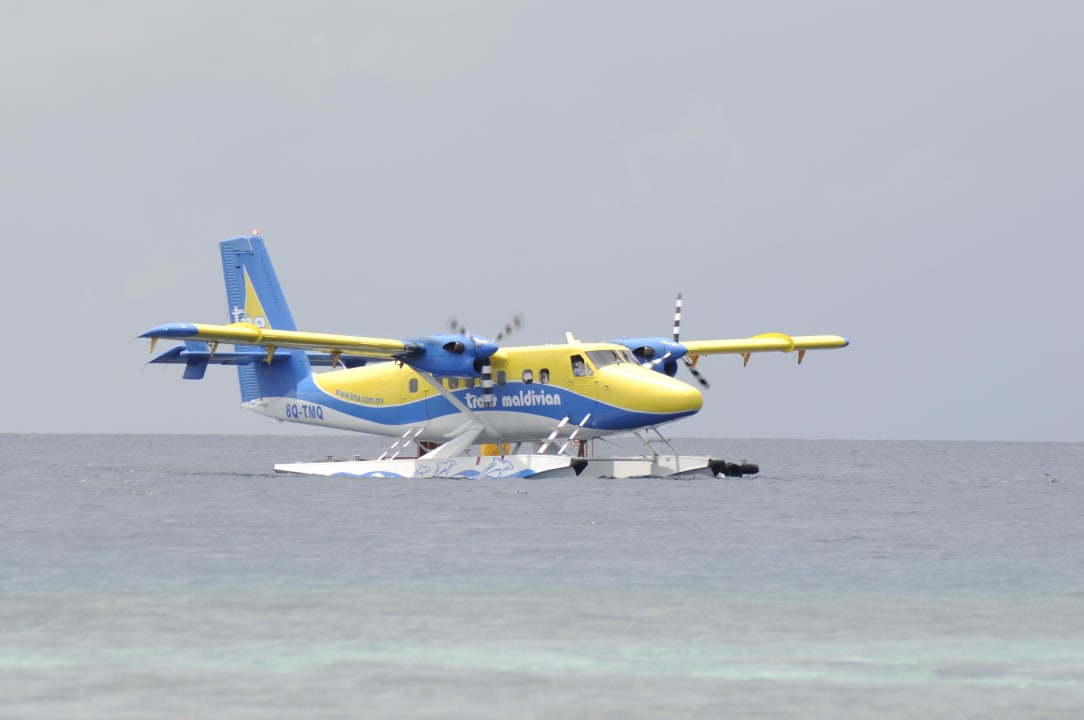 Wasserflieger  Angaga Island Resort