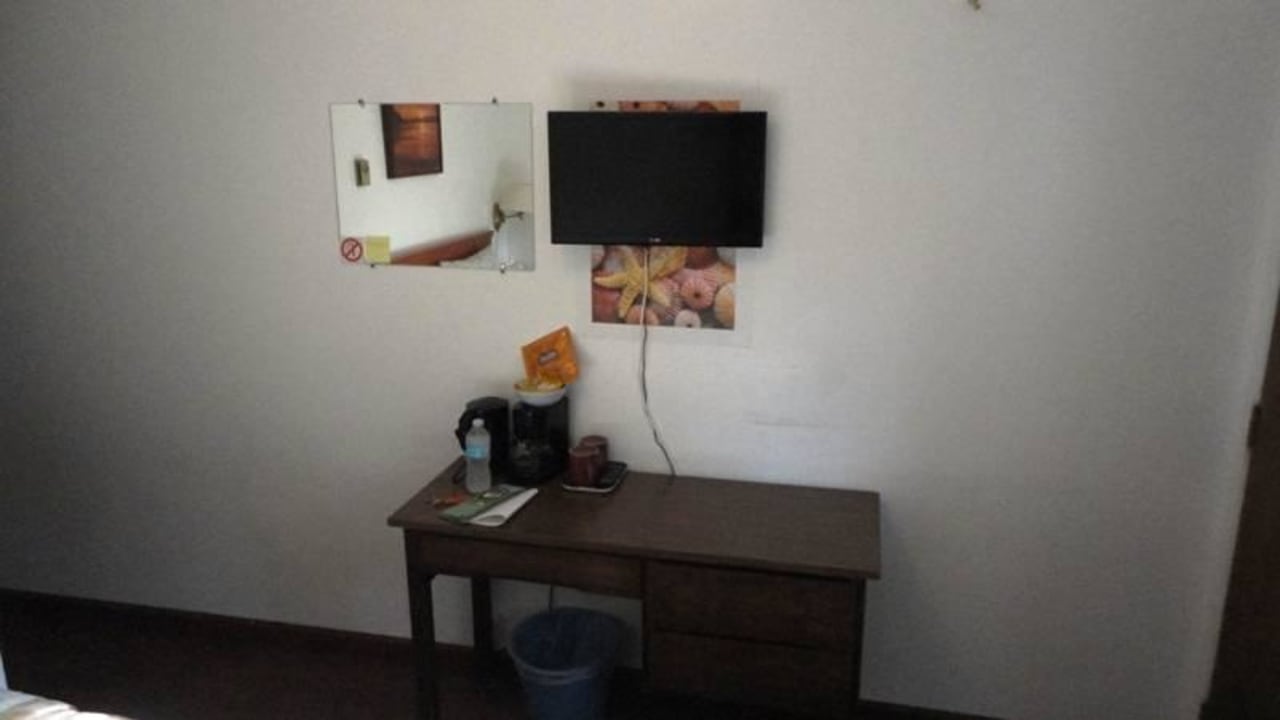 Basic but functional Dolphin Motel