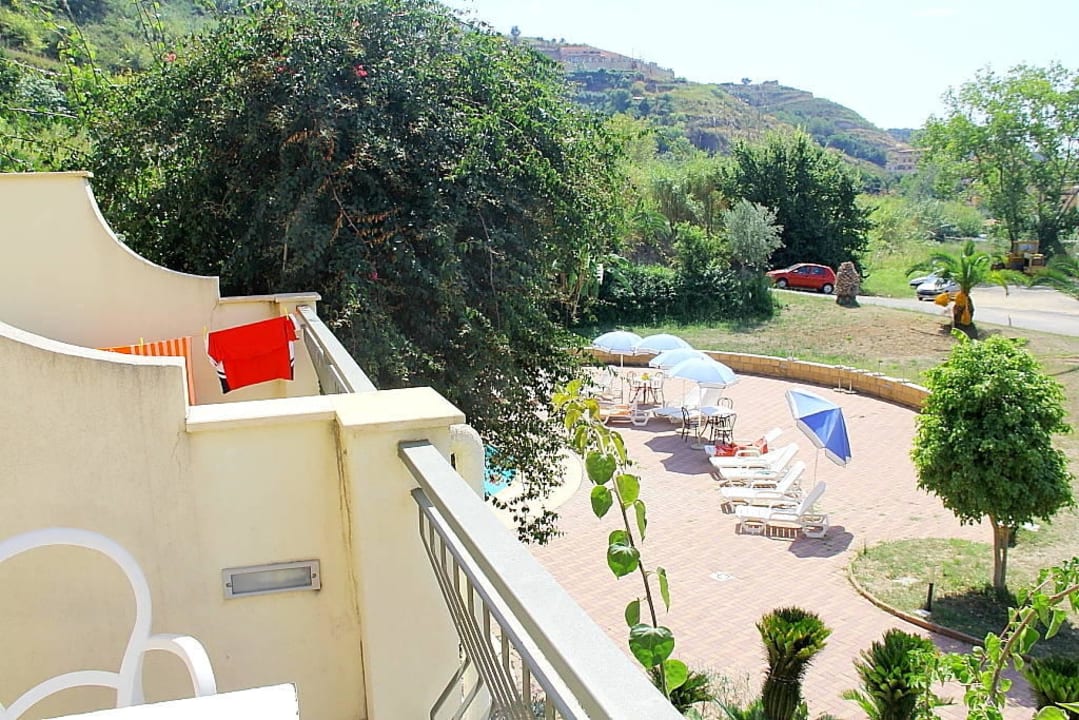 9 Grand Hotel Esperia