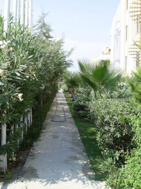 Weg zum 2. Eingang Grand Seker Hotel