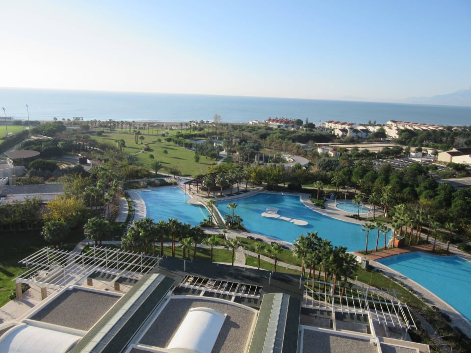 Blick Cafeterrasse Lara Barut Collection