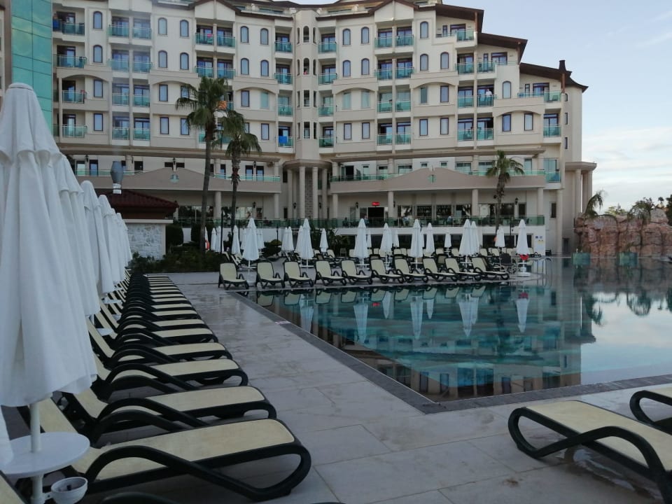 Pool Bella Resort & Spa