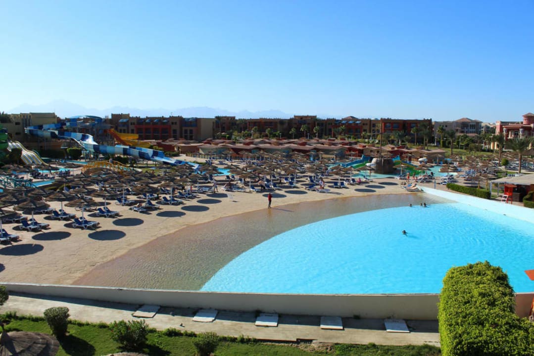 Basen-zatoczka w aqua parku Titanic Beach Spa & Aqua Park