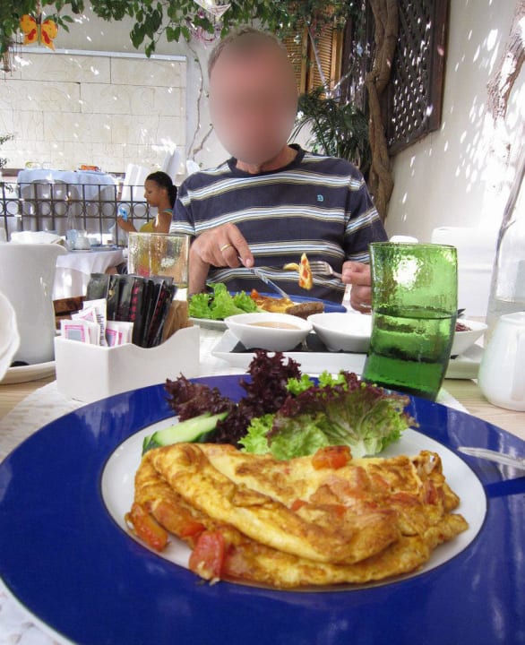 Breakfast Avli Lounge Apartments