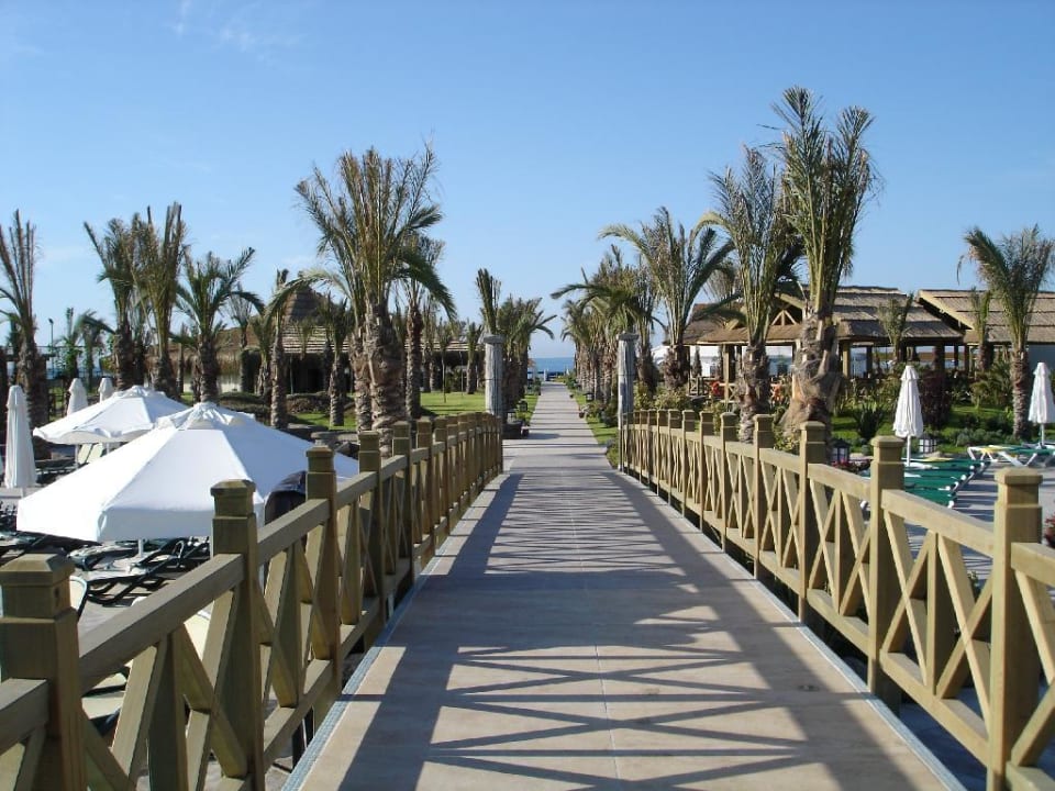 Weg zum Strand Royal Wings Hotel