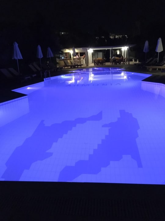 Pool Enorme Armonia Beach