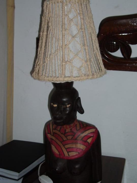 Nachttischlampe im Masai-Stil Hotel Papillon Lagoon Reef