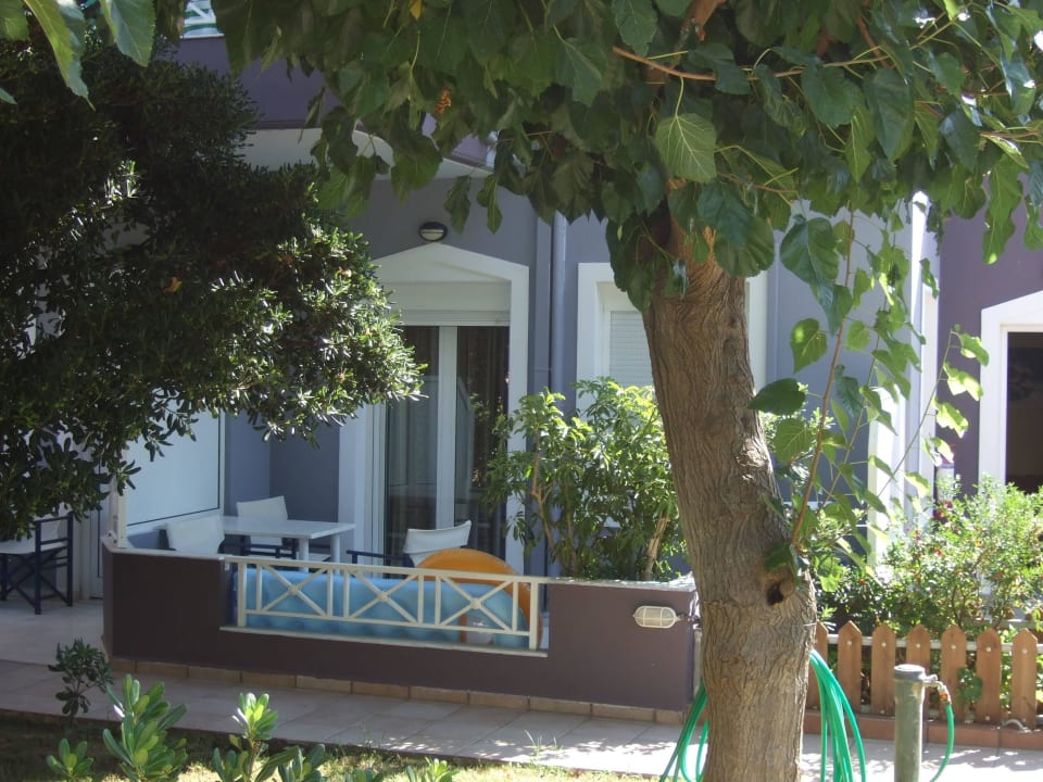 Terrasse vom Appartement Hotel Athena