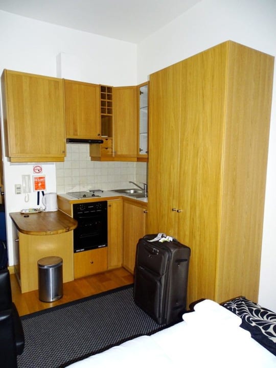 Küchenzeile Studios 2 Let Serviced Apartments - Adults only