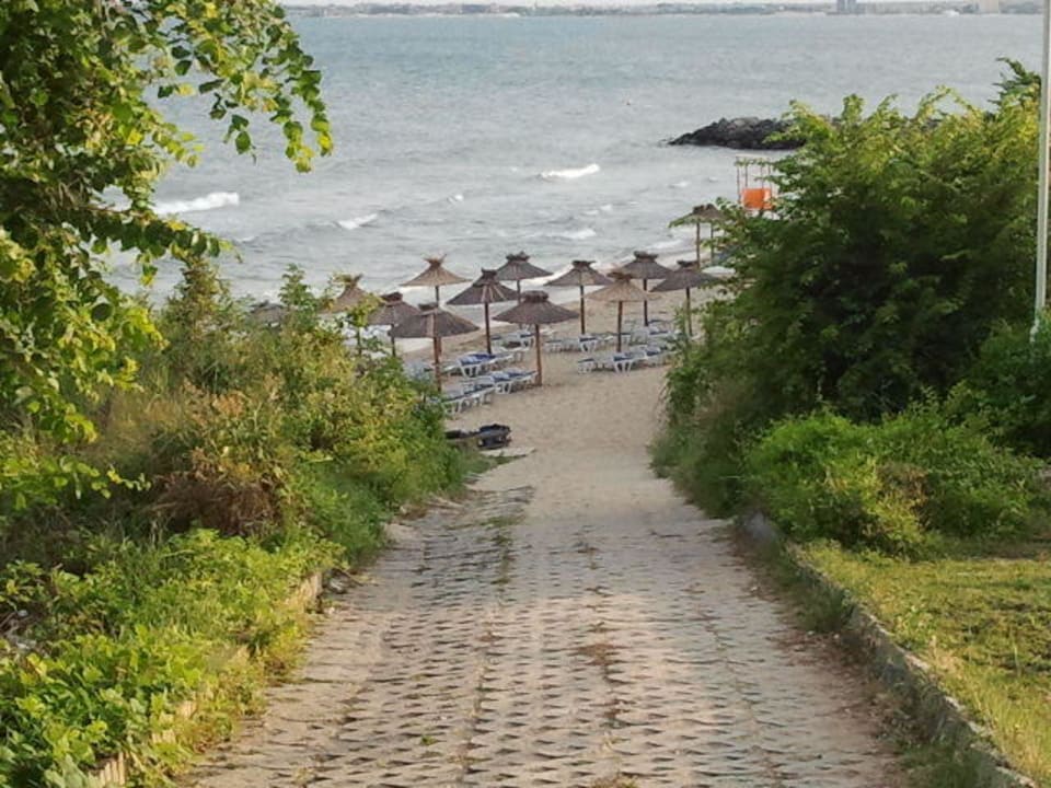 Weg zum strand Hotel Sineva Beach