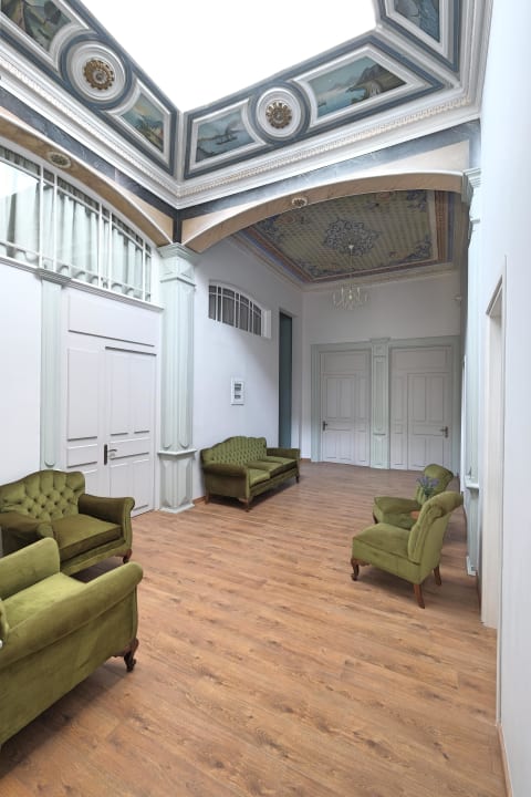 Lobby Agora Residence & Cafe