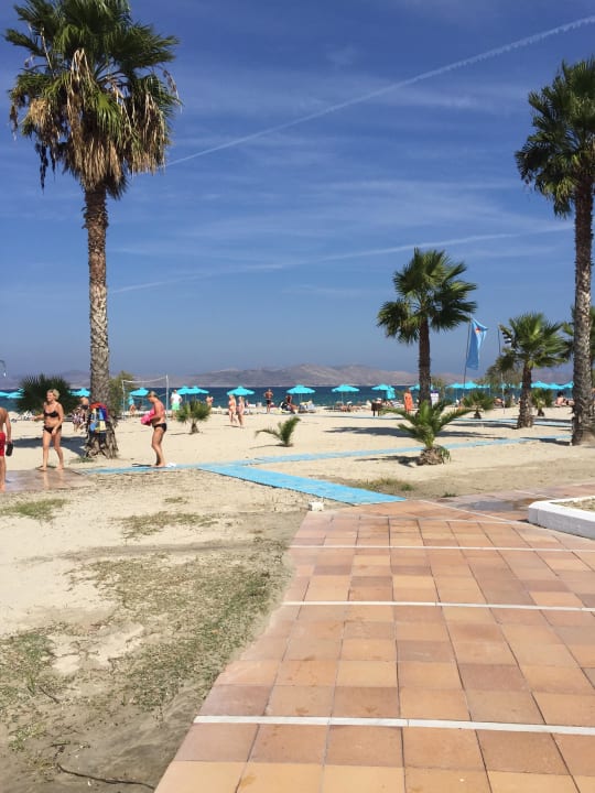 Der Weg zum Strand Atlantica Marmari Beach