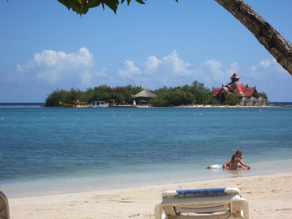 Vom Nachbarhotel die Insel Riu Montego Bay - Adults Only