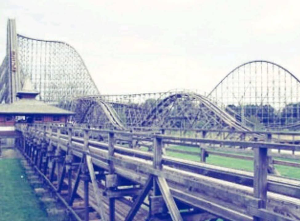 Holzachterbahn Heide Park Abenteuerhotel