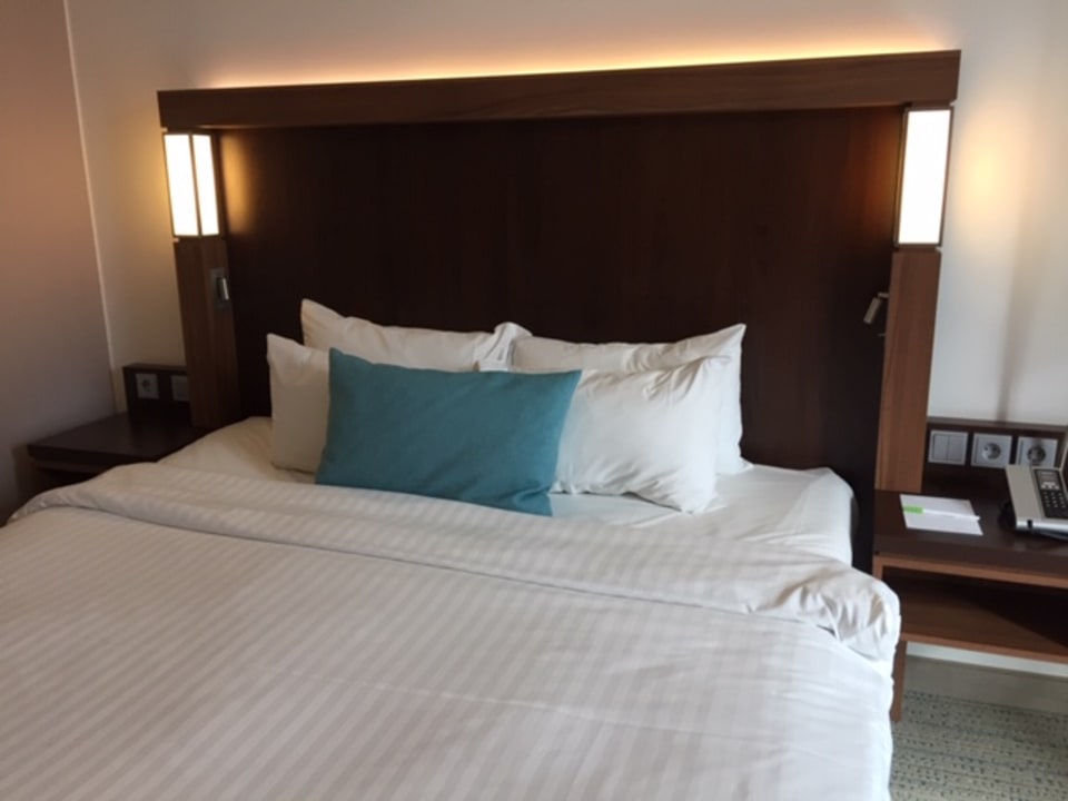 Zimmer Hotel Courtyard by Marriott Cologne