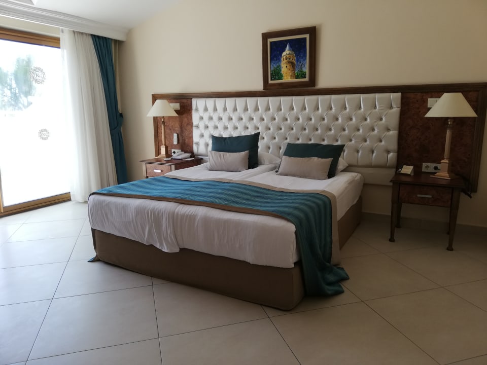 Zimmer Kamelya Aishen Club