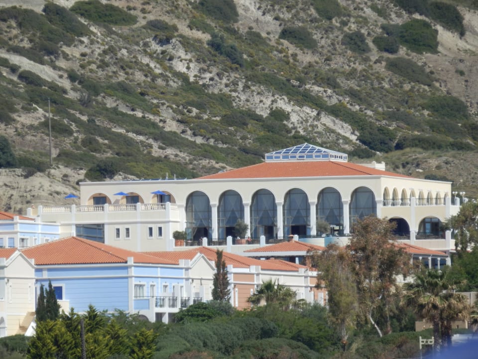 Ausblick aufs Hotel vom Schiff Porto Bello Royal