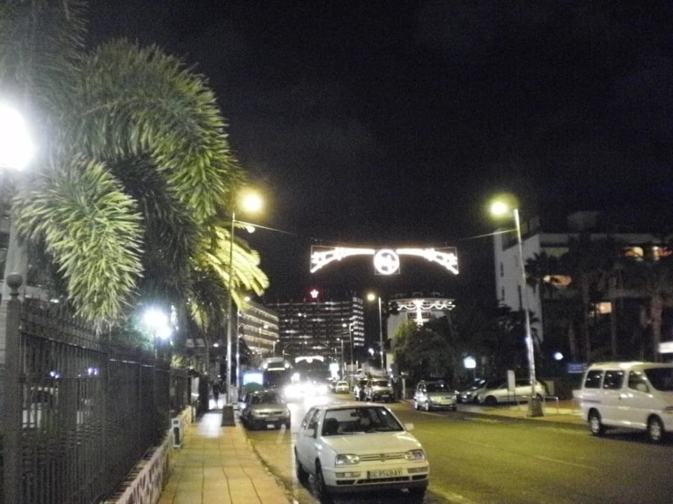 Vor dem Hotel Bull Escorial & Spa