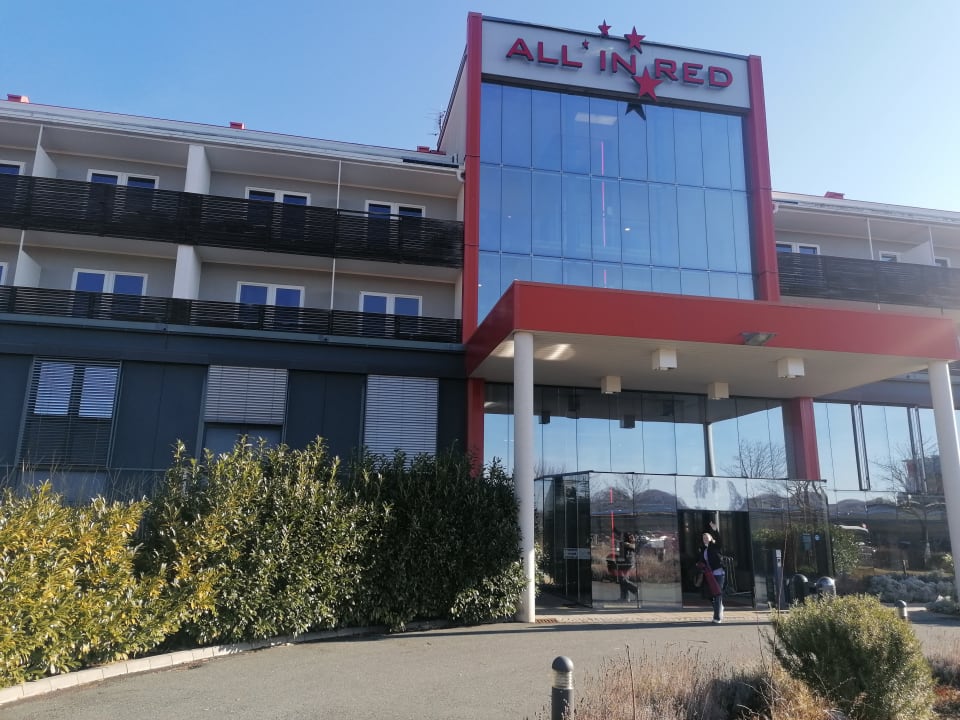 Außenansicht All In Red Thermenhotel