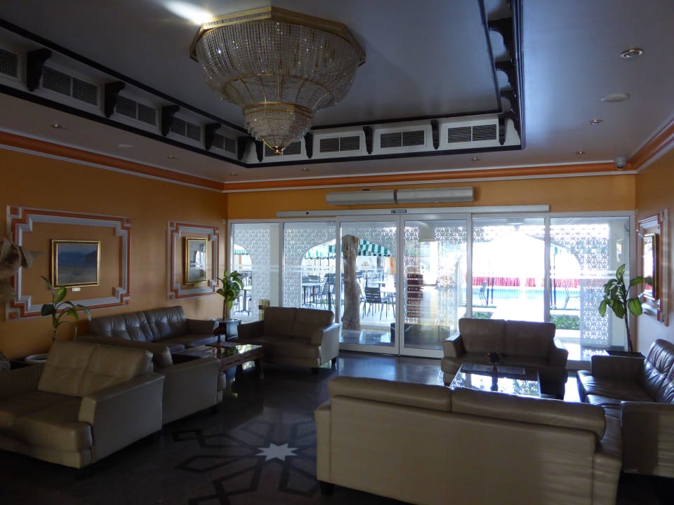 Lobby Hotel Falaj Daris