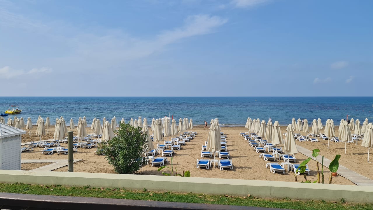 Strand Hotel Grand Side
