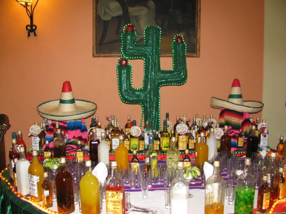 Riesige Schnapsauswahl Hotel Riu Tequila