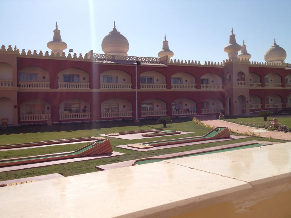 Vom Zimmer, Minigolf Pickalbatros Alf Leila Wa Leila Resort - Neverland Hurghada