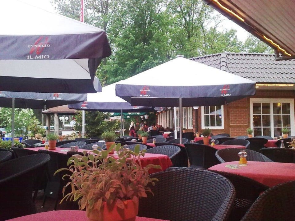 Blick zum Gartengrill Ringhotel Forellenhof Walsrode