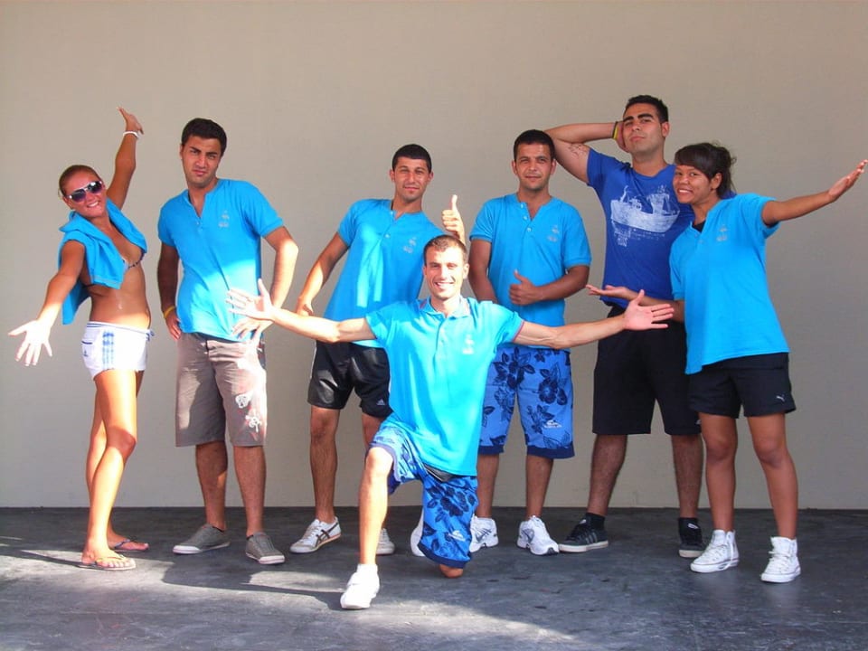 Animateure Port Side Resort Hotel