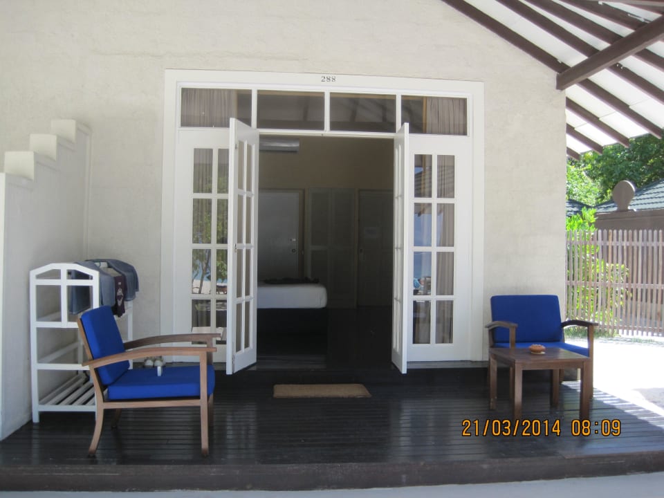 Blick zut Terrasse Adaaran Select Meedhupparu Island Resort - Premium All Inclusive