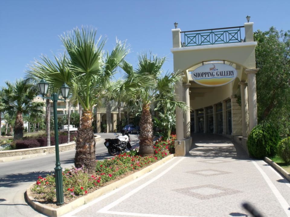 Vor dem Hotel Lindos Princess Beach Resort & Spa