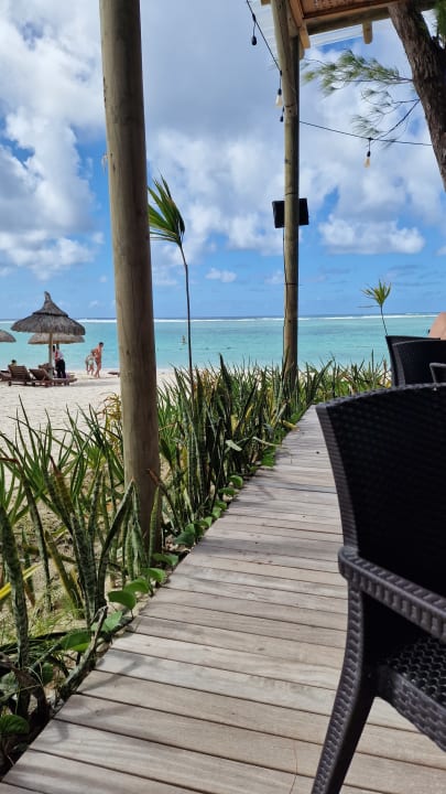 Strand Crystals Beach Resort Belle Mare, a member of Radisson Individuals