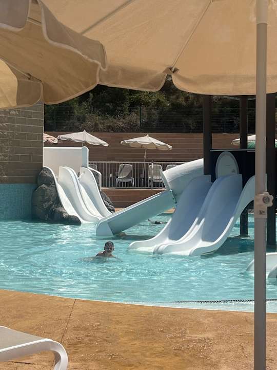 Pool Calimera Fido Gardens