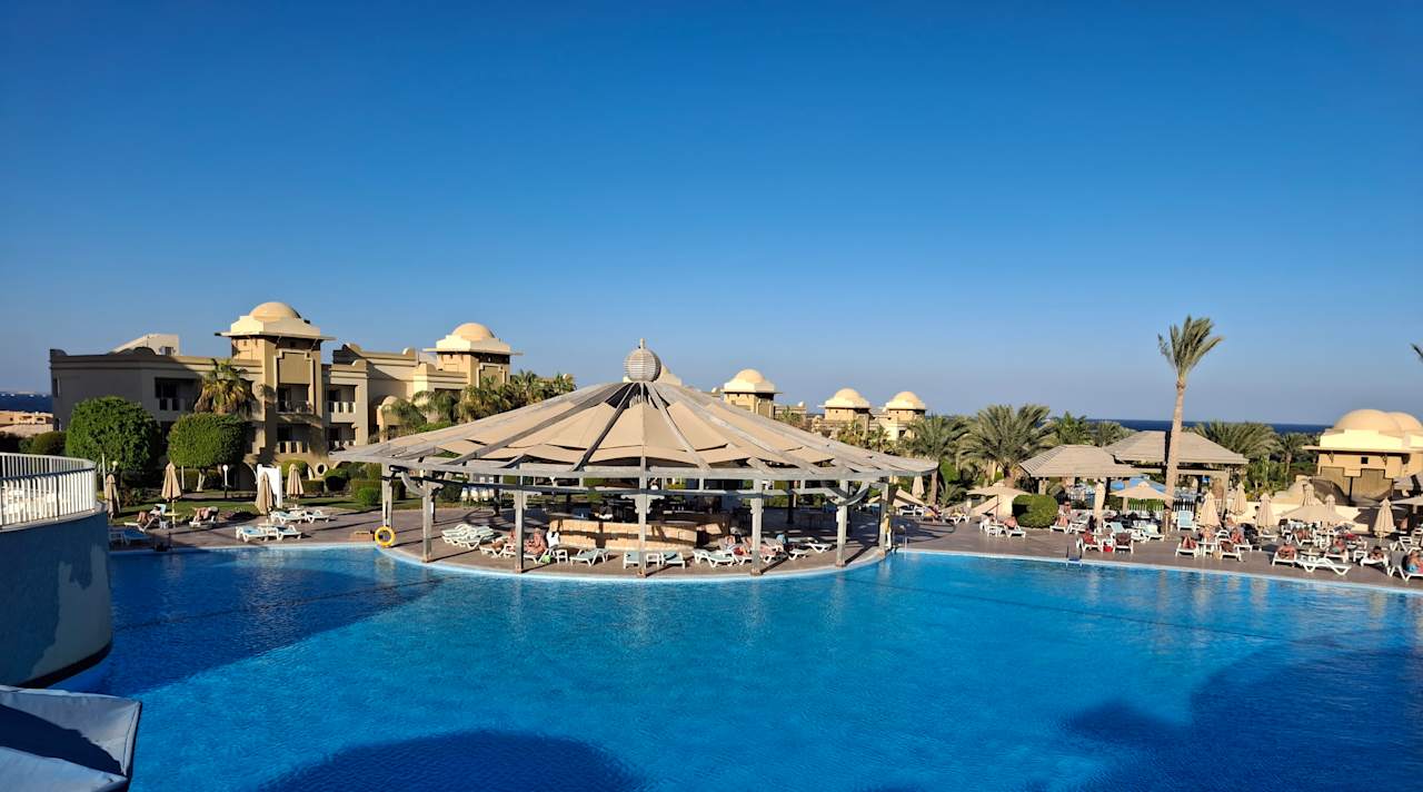 Pool Serenity Alpha Beach